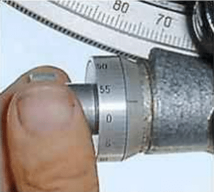 Reading the micrometer drum after horizon alignment